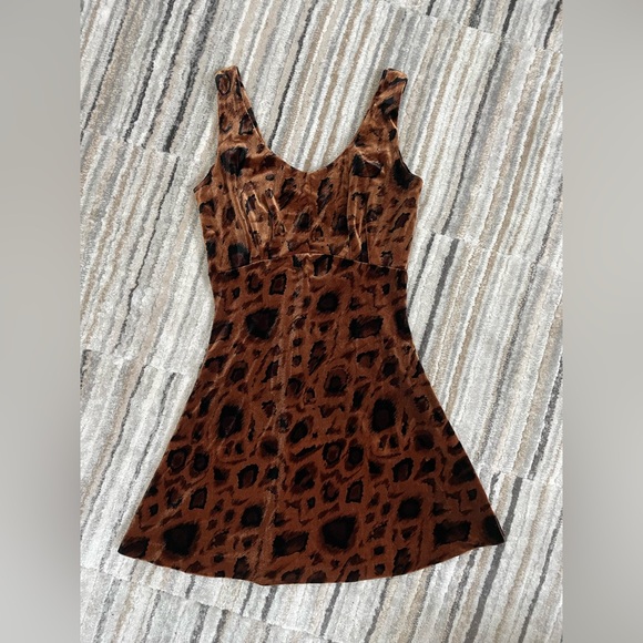 cameo Dresses & Skirts - Velveteen animal print minidress XS